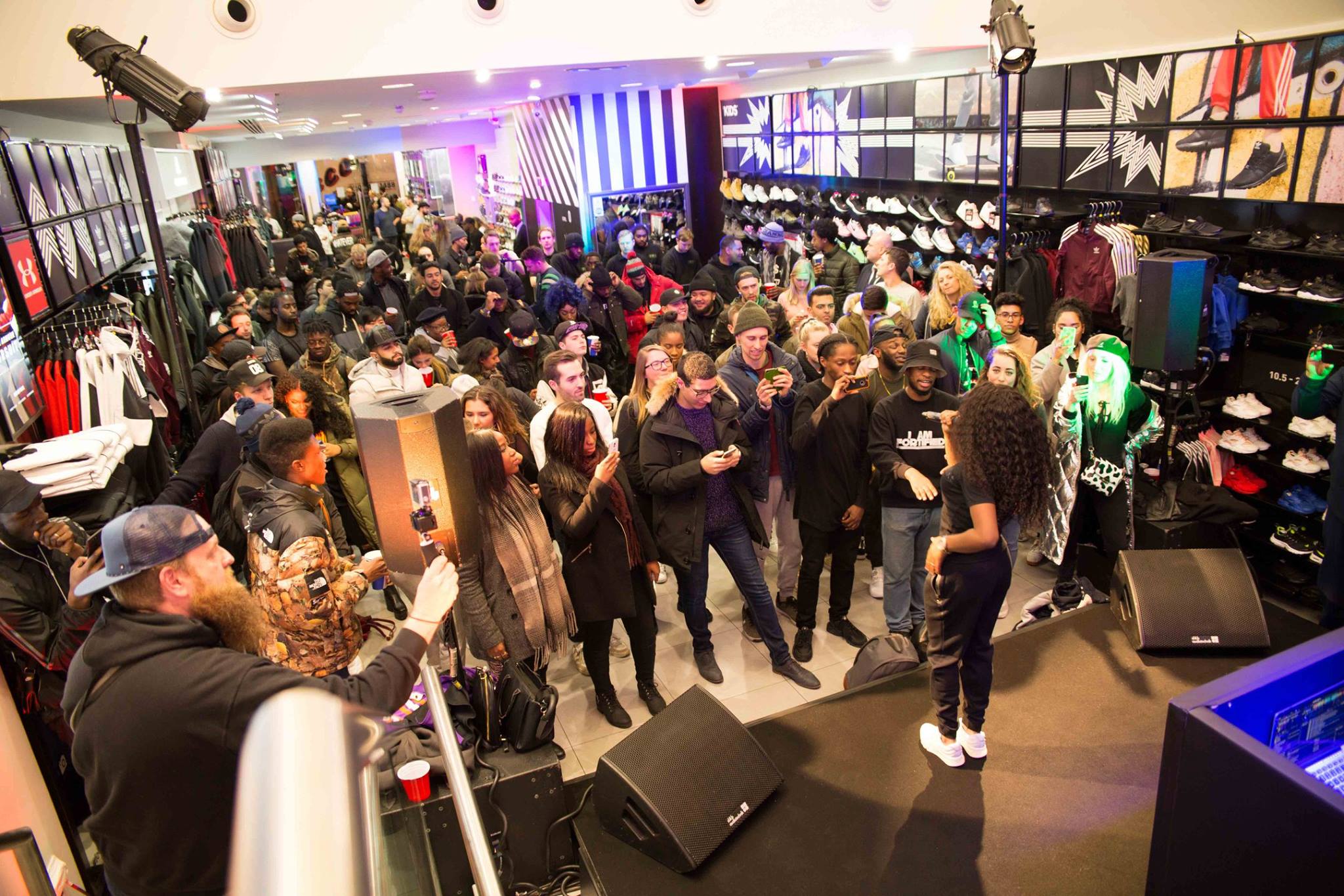 Carby & Co Lady Leshurr Footlocker Oxford Street